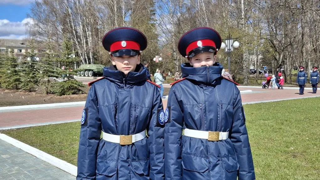 🇷🇺 Сегодня, 1 мая, кадеты-казачата на посту №1!  Сегодня, 1 мая, наши кадеты-казачата с честью и дос
