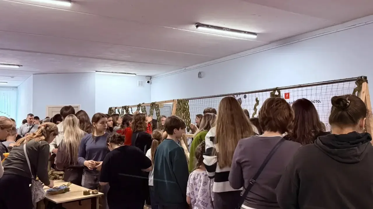 🇷🇺 Всем миром – нашим Героям! 🇷🇺  Сегодня, на базе нашей школы, царила особая атмосфера единства и п