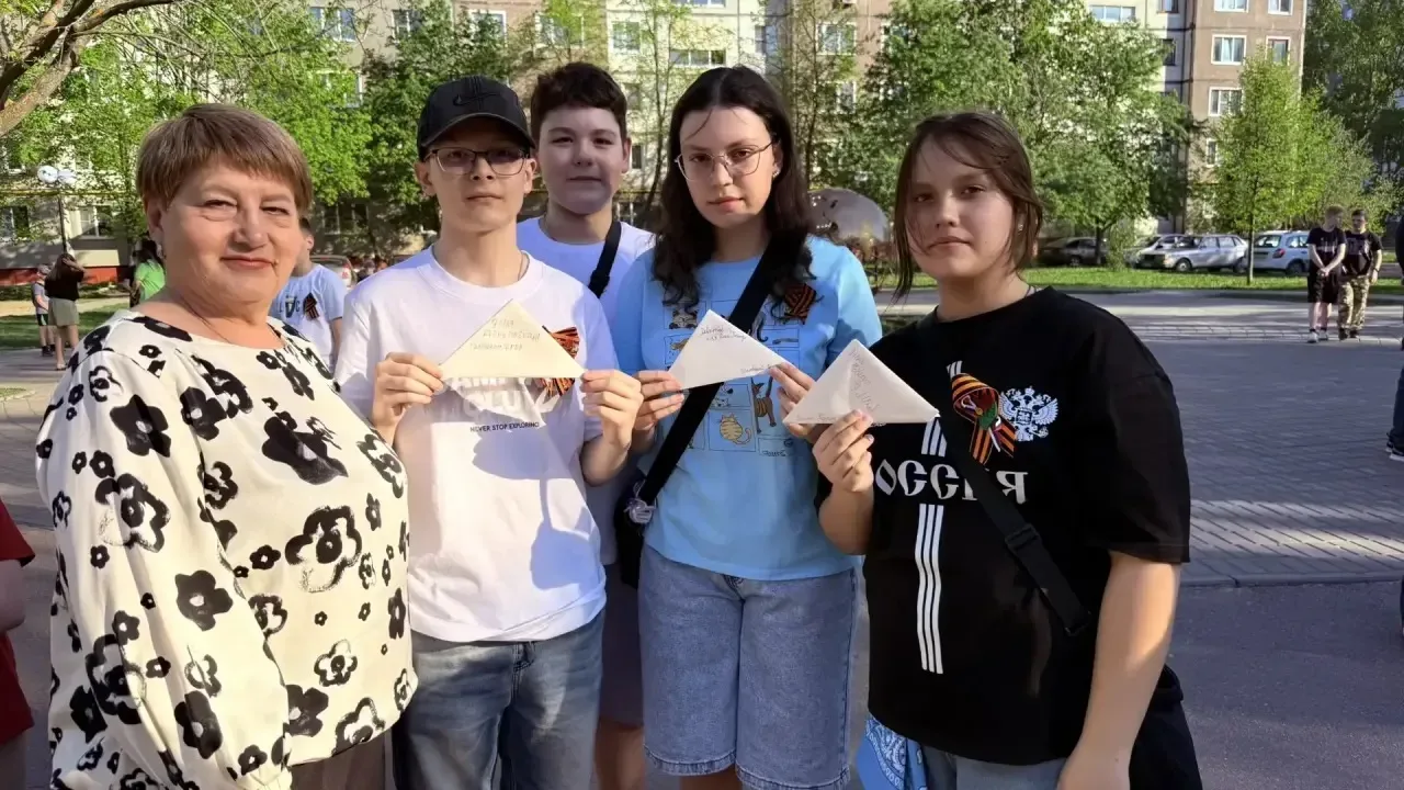 🎶🇷🇺 Сегодня в сквере «Школьный» состоялся городской концерт «Великая Победа», посвященный празднован