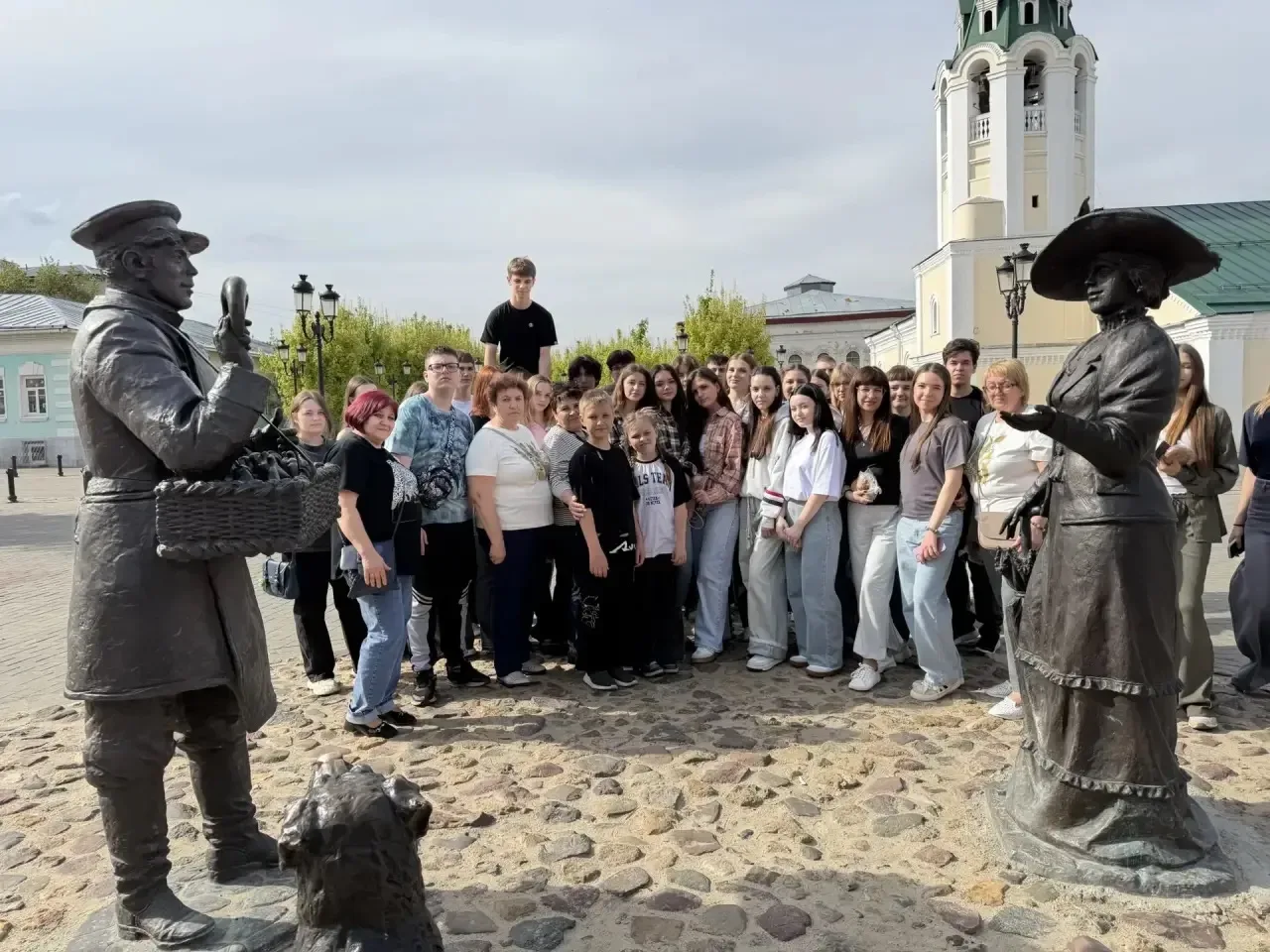 🚌✨14 и 15 мая для учащихся 10-х «А» и «В» классов стали настоящим приключением! Ребята отправились в