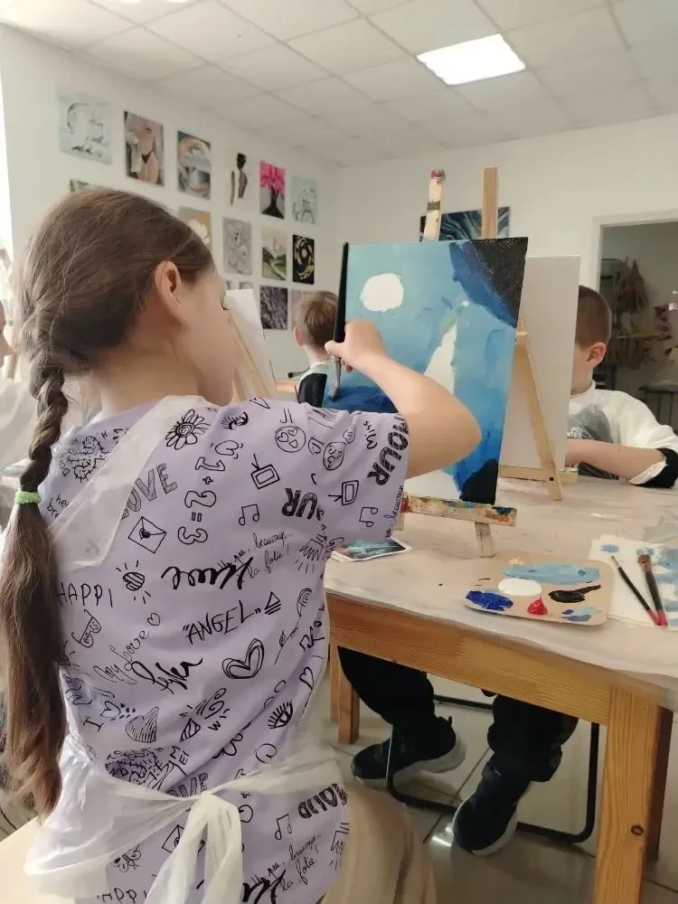 🎨🖌️Учащиеся 2 «Б» класса посетили Арт-лаб школу, где приняли участие в увлекательном мастер-классе п
