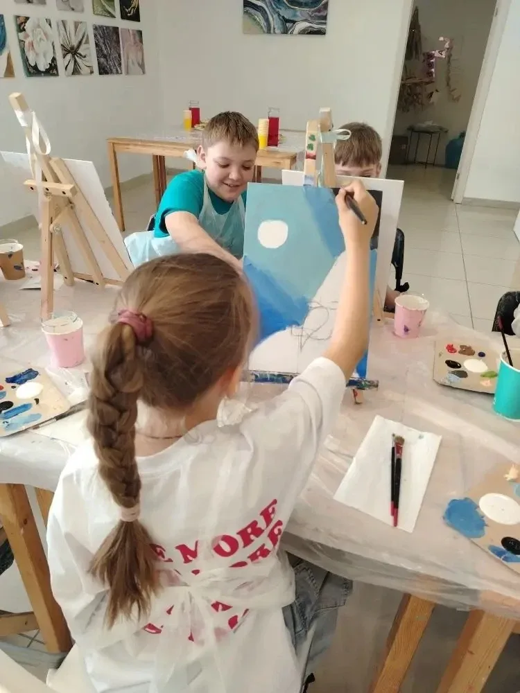 🎨🖌️Учащиеся 2 «Б» класса посетили Арт-лаб школу, где приняли участие в увлекательном мастер-классе п