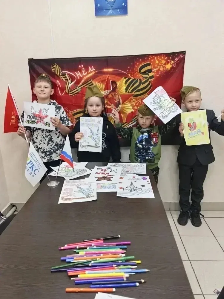 🎨 Дети рисуют Победу🕊️                                                               Пока родители о
