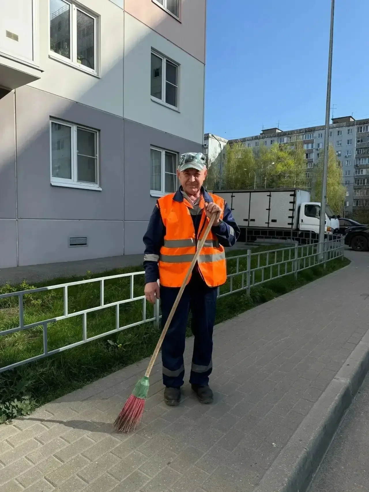 Выбрали лучшего дворника Нижнего Новгорода по итогам весенней уборки. Конкурсная комиссия посетила в