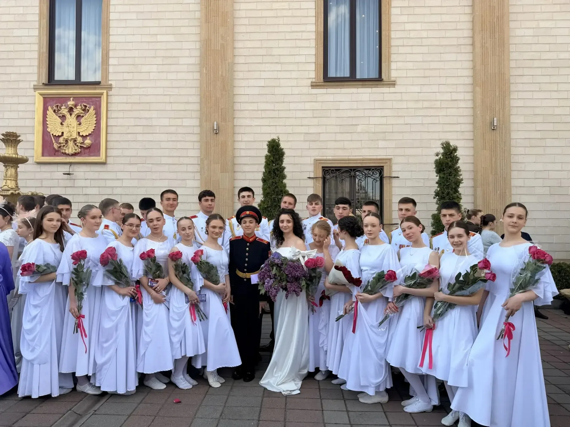 🌟🎉 У нас замечательная новость! Ученица 9 А класса, Атемова Амина, приняла участие в кадетском бале!