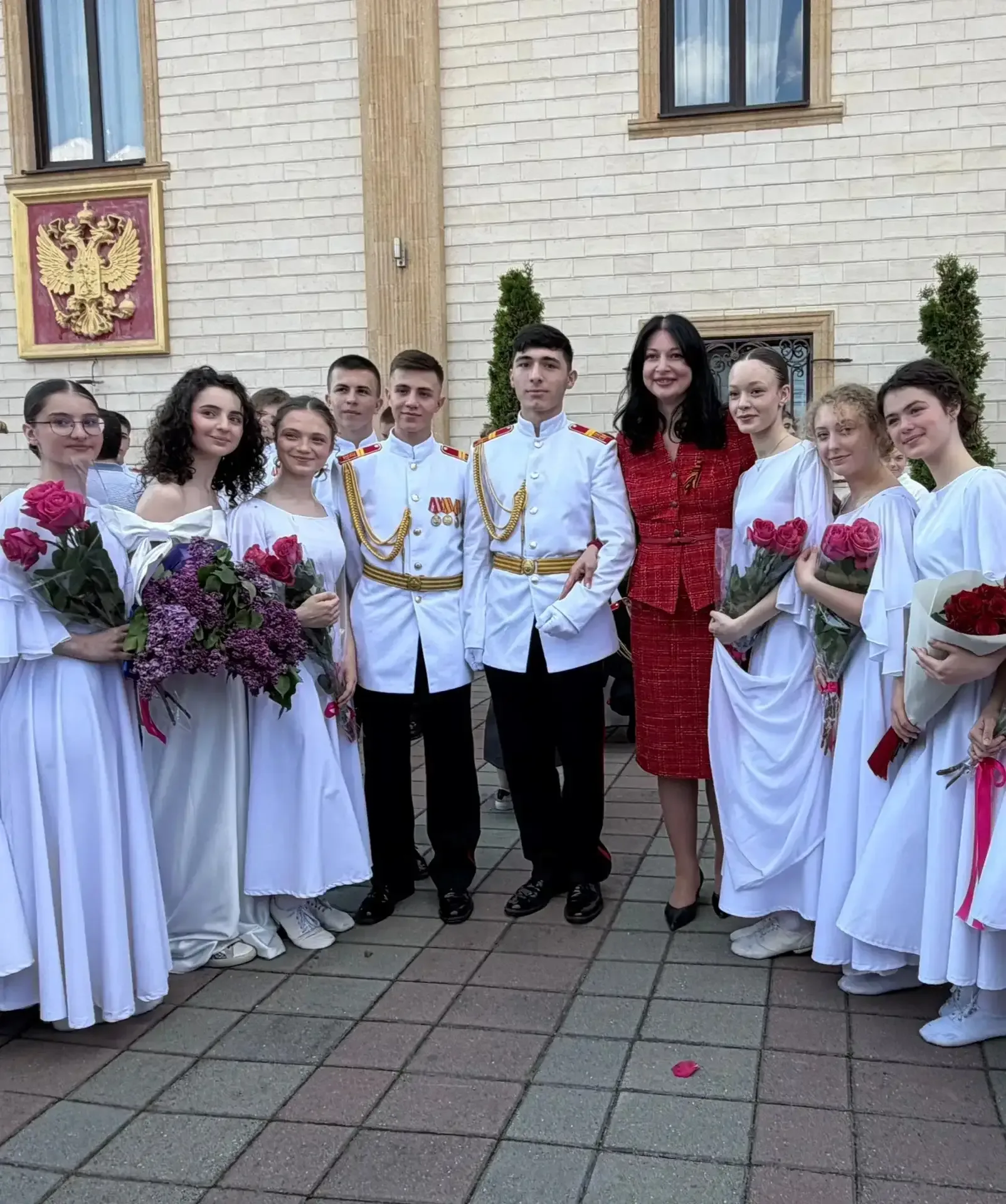 🌟🎉 У нас замечательная новость! Ученица 9 А класса, Атемова Амина, приняла участие в кадетском бале!