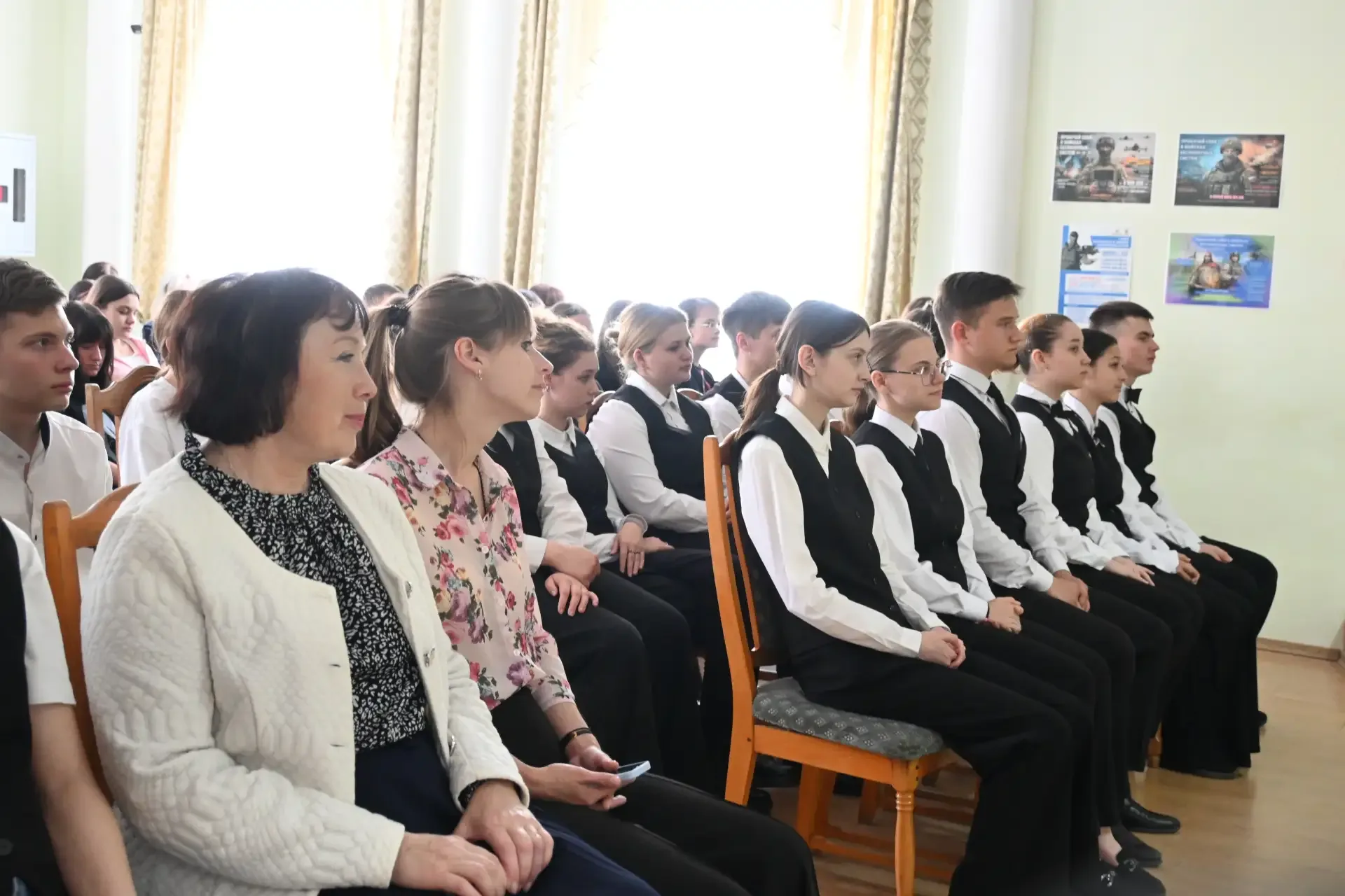 «Как любовь к ближнему проявляется в профессии, связанной с обслуживанием людей?» — один из многих в