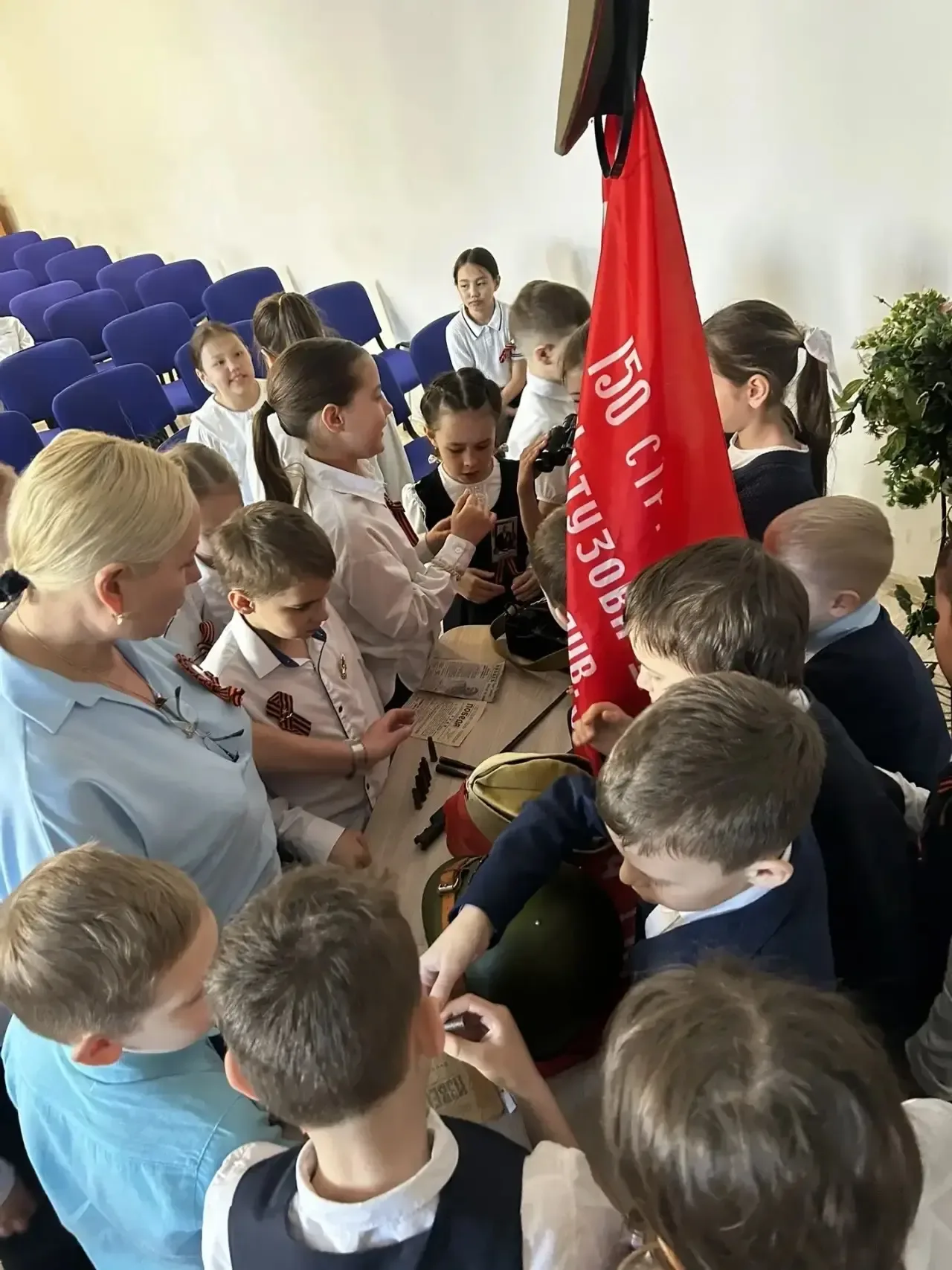 🕊️ В школе № 103 почтили память героев Великой Отечественной войны! 🕯️В год 81‑й годовщины Великой П