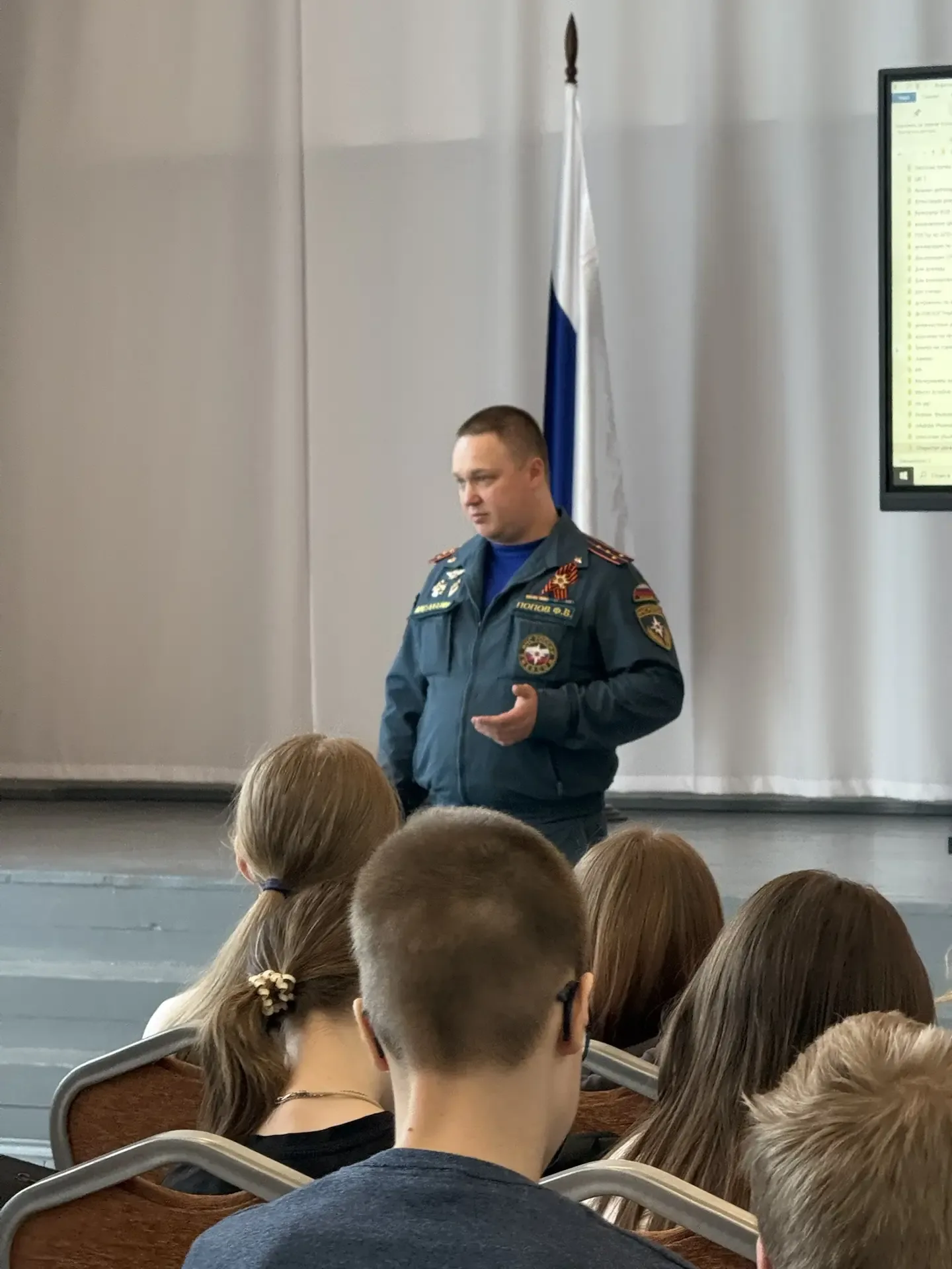 Урок мужества и безопасности: встреча с пожарными СПСЧ 6 🔥🧯  Вчера, 30 апреля, сотрудники СПСЧ 6 ФГК