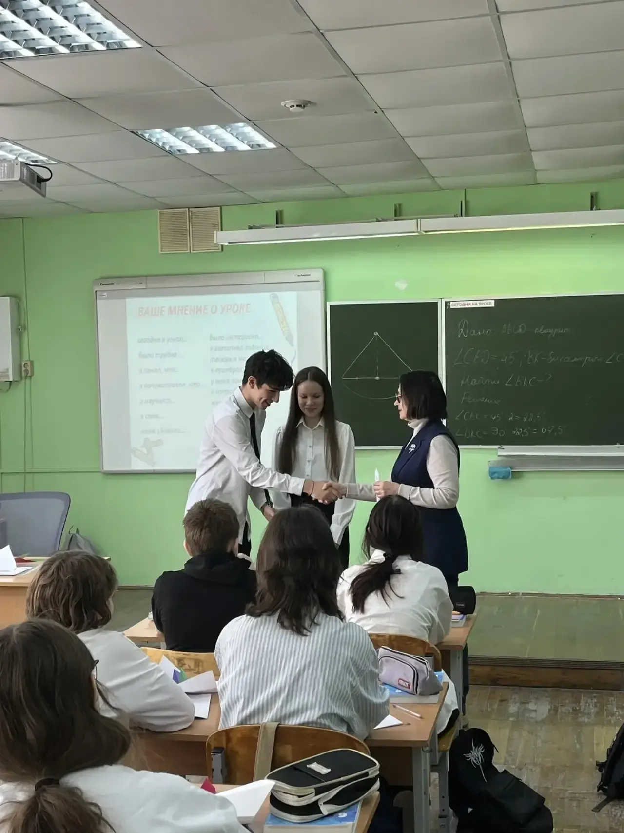 Учащиеся  8 «М» класса под руководством учителя математики С.С. Язвенко провели открытый урок по тем
