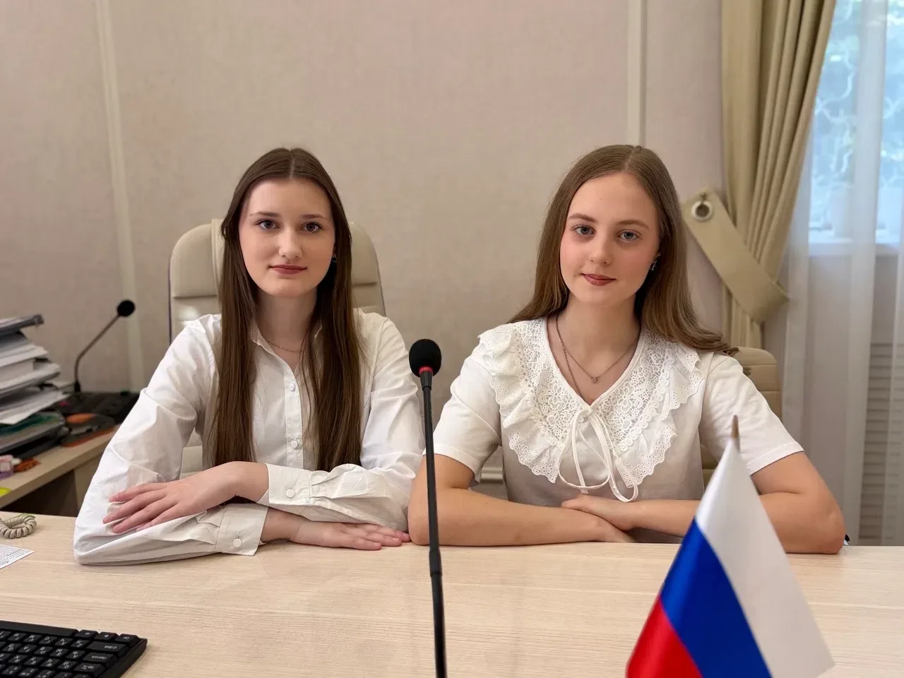 Сегодня вторник, а это значит, что традиционно учебная неделя в нашей школе стартовала с радиолинейк