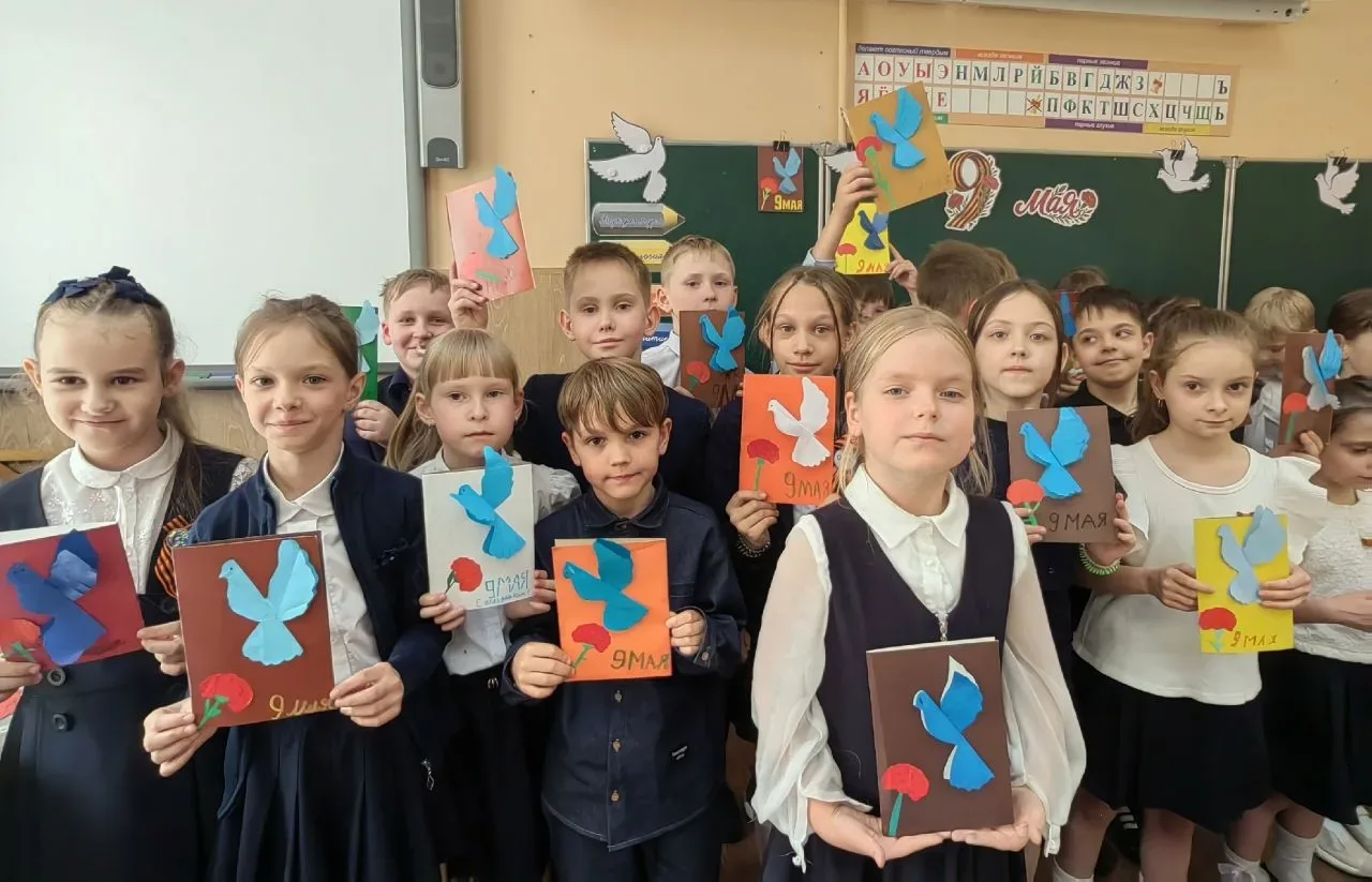 Учащиеся 2Б класса поздравляют всех с Днем Победы!  #Лицей3Липецк #МедиацентрЛицея #ДеньПобеды #9мая