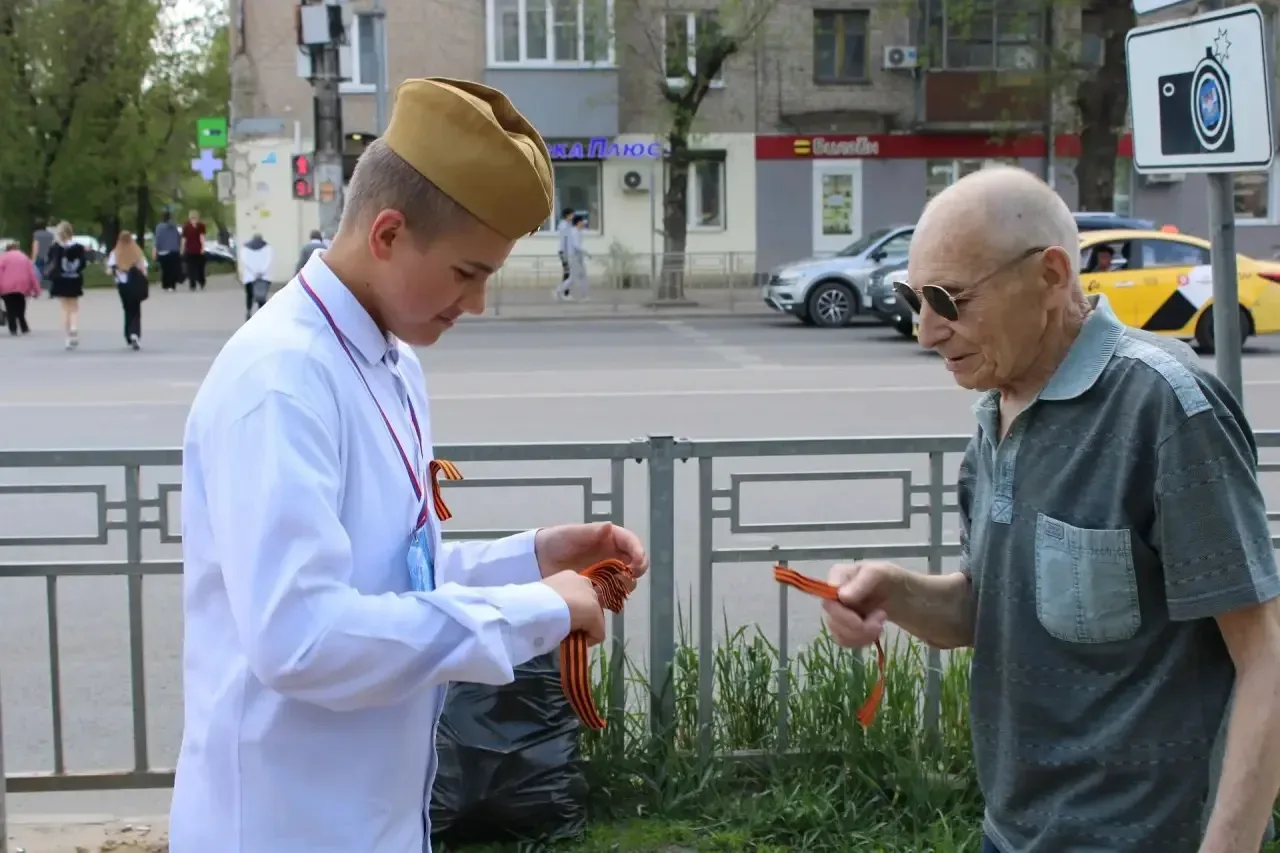 Носи Георгиевскую ленточку с уважением!  По всей стране стартовала акция «Георгиевская ленточка» - с