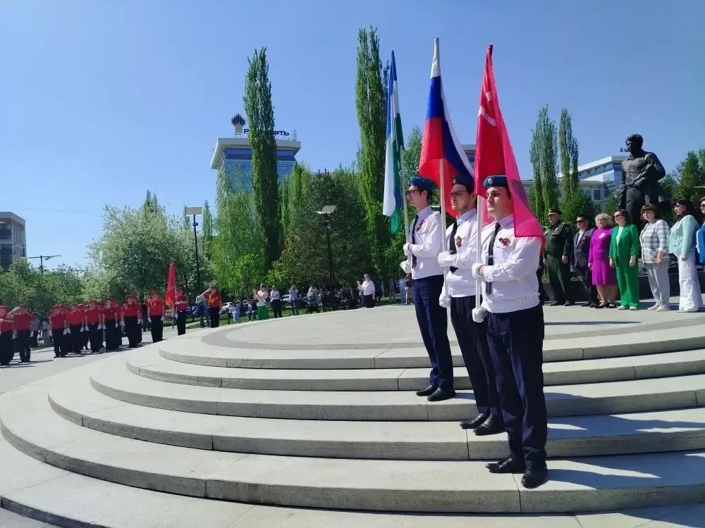 Торжественный парад юнармейцев и кадетов в сквере им. Мустая Карима 🎶  7 мая 2026 года в сквере им. 