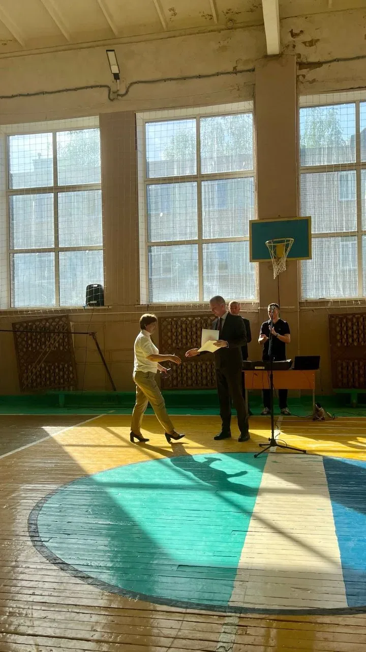 🇷🇺Сегодня традиционно в нашем Центре образования - школа №39  прошла линейка для учащихся в рамках п