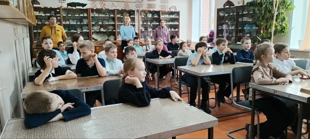 💌 «Марафон благодарности» продолжает 3 «Б» класс!  Май — время подводить итоги и говорить самые важн