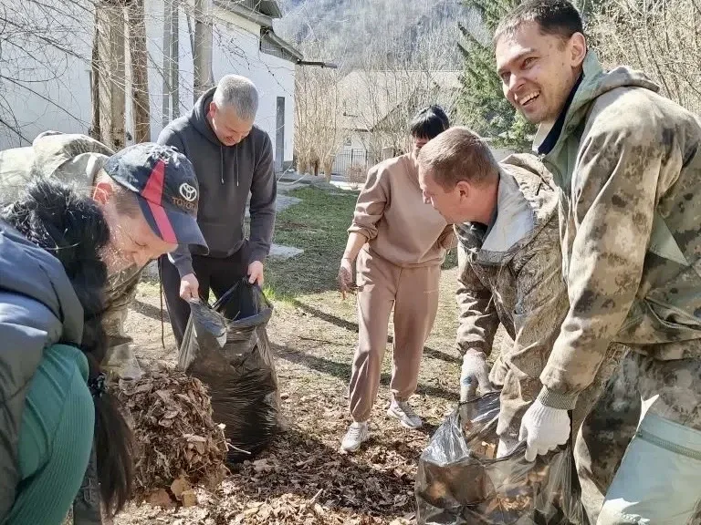🌿Сотрудники Примтеплоэнерго продолжают организовывать субботники на территории Приморья  ▶️В очередн