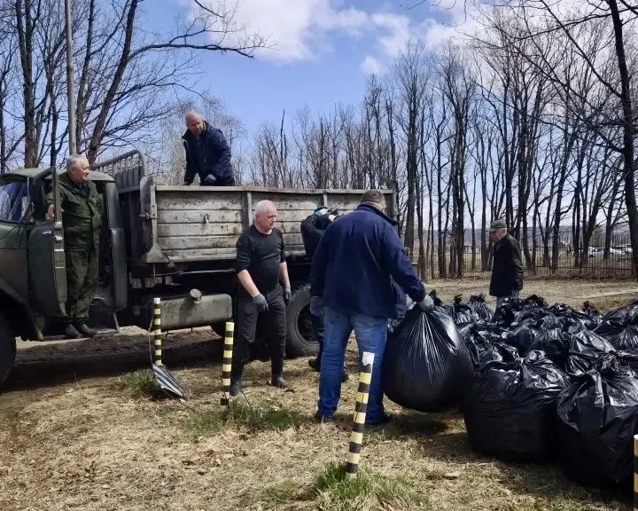 🧹Сотрудники Арсеньевского филиала Примтеплоэнерго приняли участие во Всероссийском субботнике  Колле