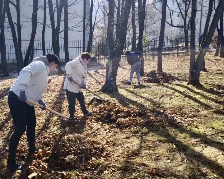 🧹Сотрудники Арсеньевского филиала Примтеплоэнерго приняли участие во Всероссийском субботнике  Колле