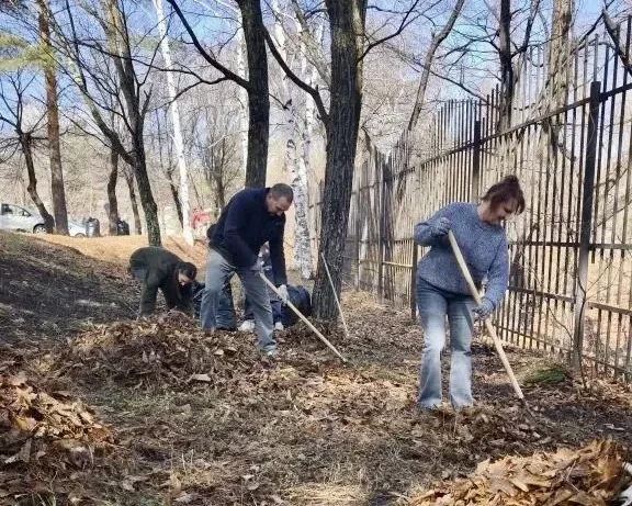 🧹Сотрудники Арсеньевского филиала Примтеплоэнерго приняли участие во Всероссийском субботнике  Колле