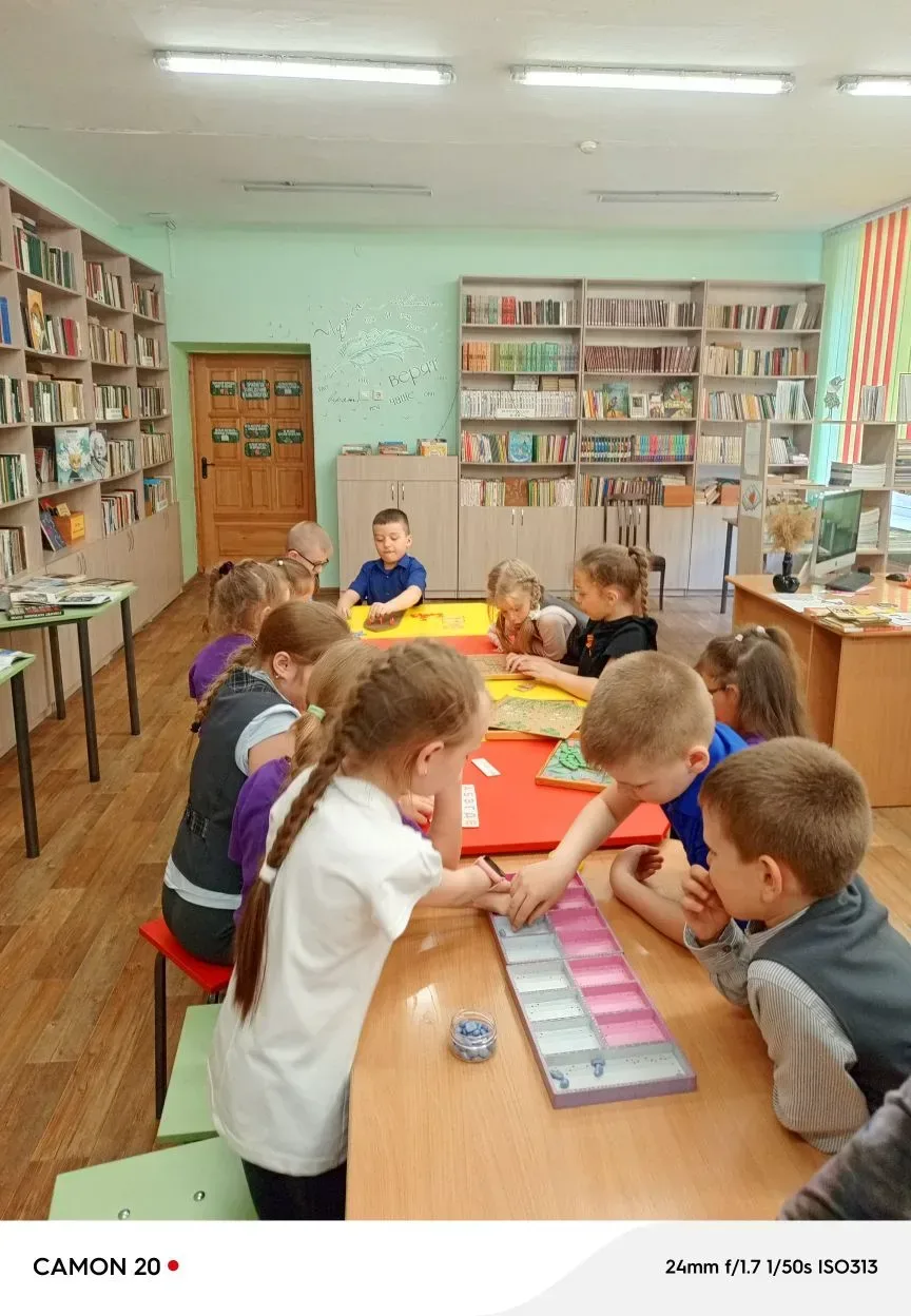 🌍 Путешествие по миру за одним столом: в нашей библиотеке в рамках Года единства народов России стар