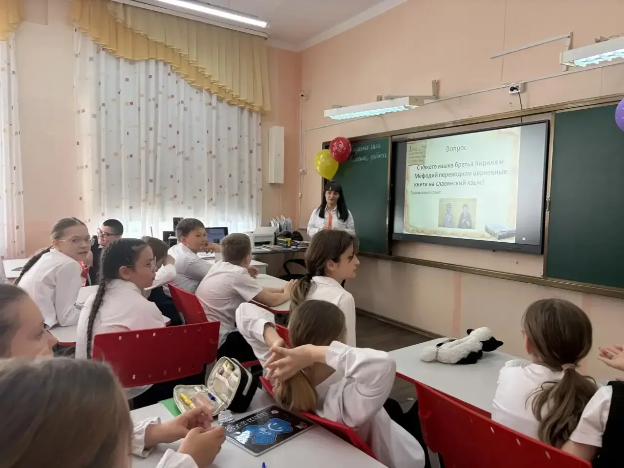 📜 В преддверии Дня славянской письменности у ребят прошла «Своя игра»!  Вместо скучной лекции — инте