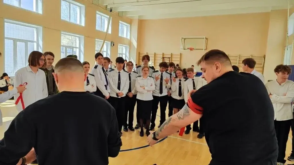 🇷🇺 18 мая в Лицее №8 дан старт военным сборам для 10-х классов!  Торжественное открытие задало высок