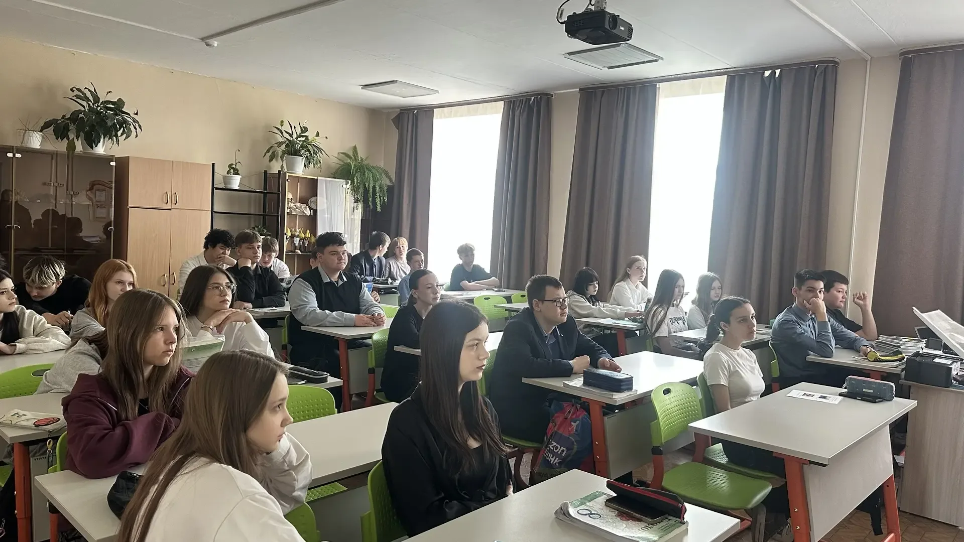 ✨ Профориентация — это не скучно! Доказали это студенты‑волонтёры Благовещенского финансово‑экономич