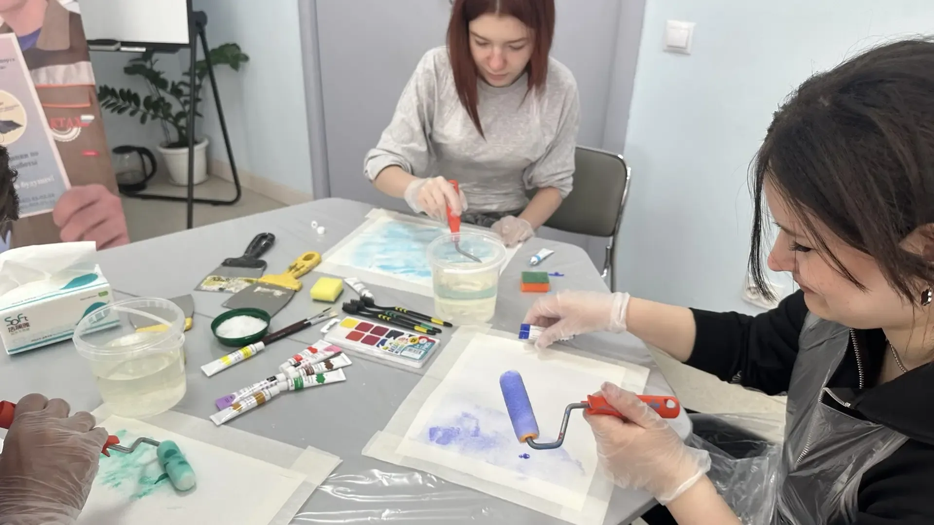 «Профориентация в красках: мастер‑класс по малярному делу». 🎨  18 мая в ЦК АКТДХ состоялся профориен