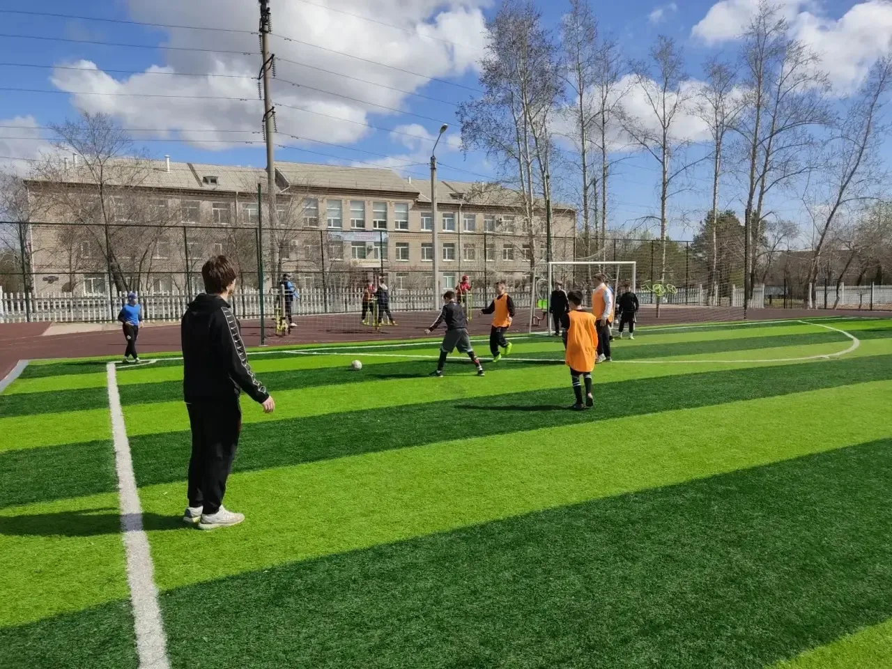🏆 Наши футболисты на «Кожаном мяче»!  Ученики нашей школы приняли участие в Благовещенском муниципал