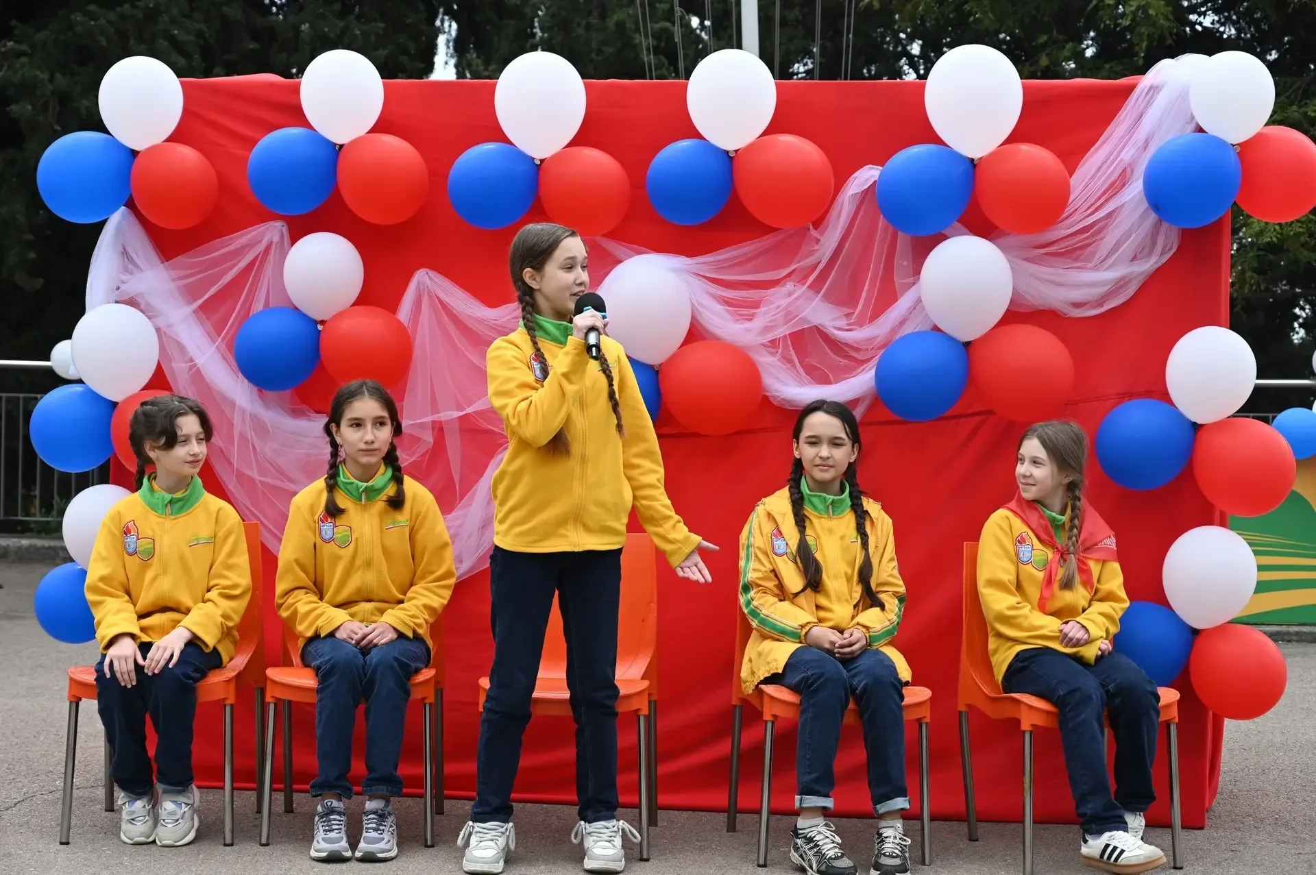 Привет из АРТЕКА!  🔹Завершается 5-я смена «Наследники Великой Победы» в Международном детском центре