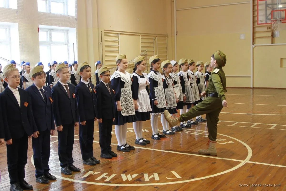В преддверии великого праздника - Дня Победы- в гимназии прошёл конкурс смотра строя и военной песни