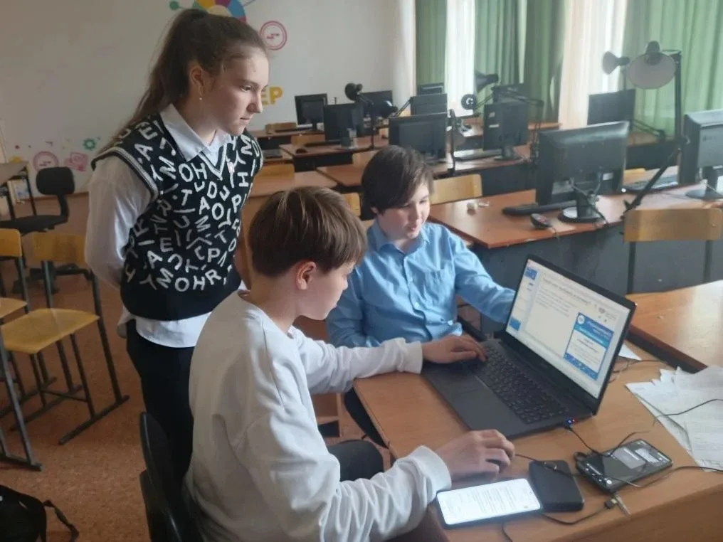 Сегодня наши ребята участвуют в краевом онлайн-конкурсе "Цифровая лаборатория. Территория идей.2026"