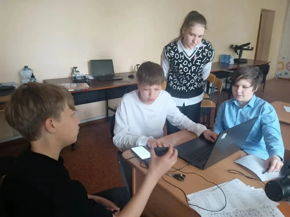 Сегодня наши ребята участвуют в краевом онлайн-конкурсе "Цифровая лаборатория. Территория идей.2026"