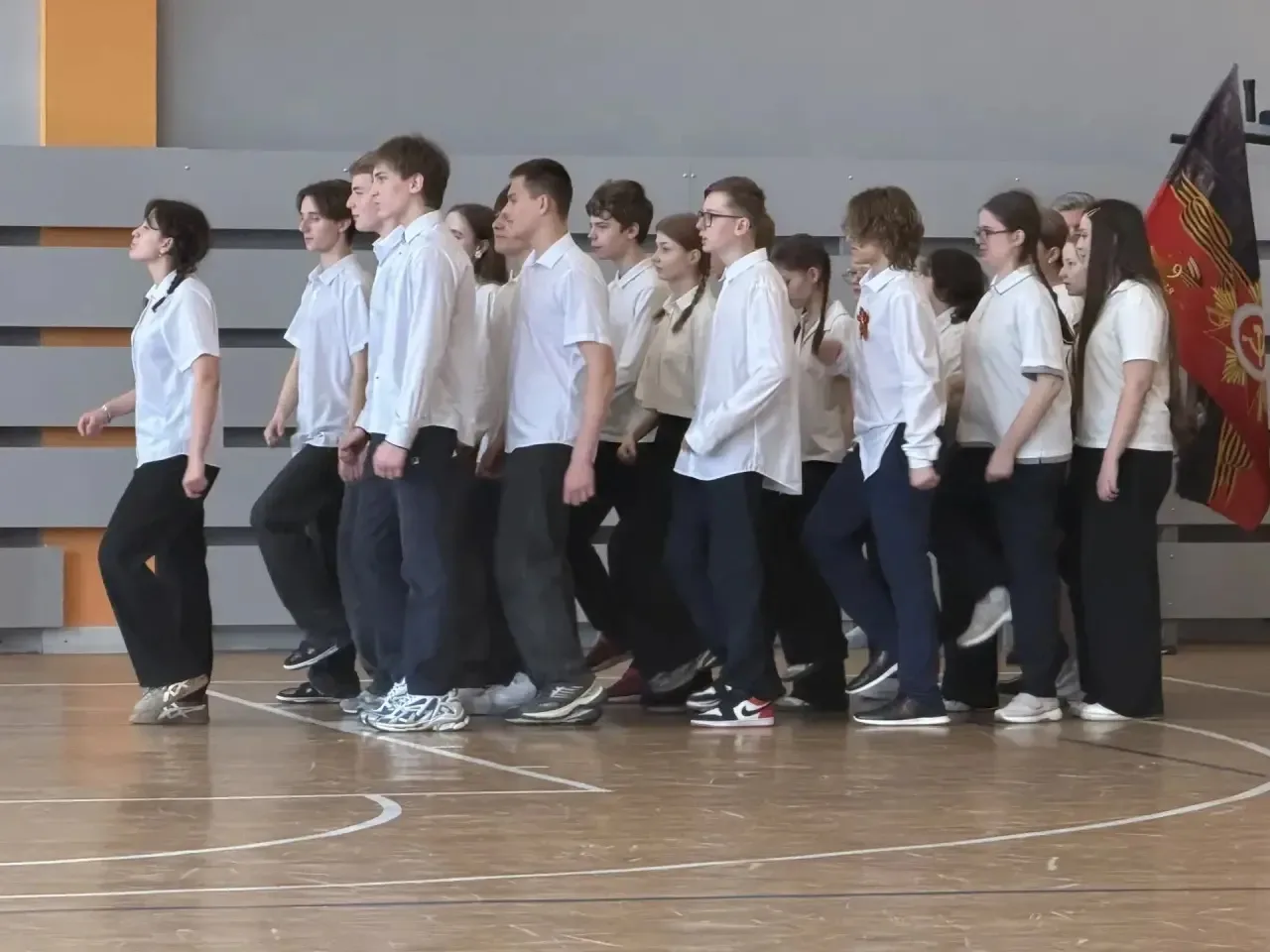 🌟🌟 СМОТР СТРОЯ И ПЕСНИ: ПРАЗДНИК МУЖЕСТВА И ПАТРИОТИЗМА! 🌟🌟🌟  Друзья! 👋✨ Сегодня в нашей школе с бол