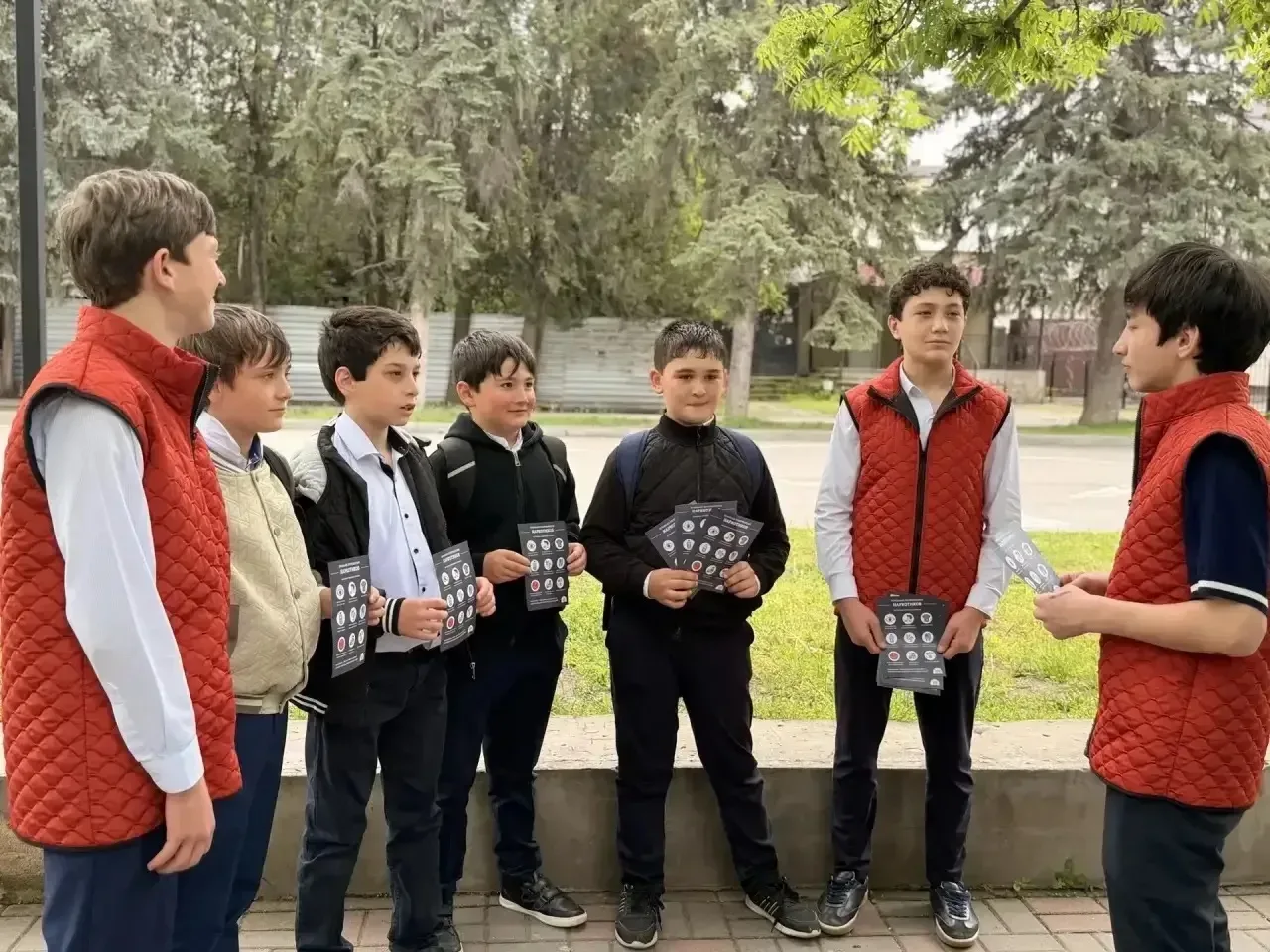 В рамках антинаркотического месячника социальный педагог Кубанова Ф.М. и волонтеры Лицея №1 организо