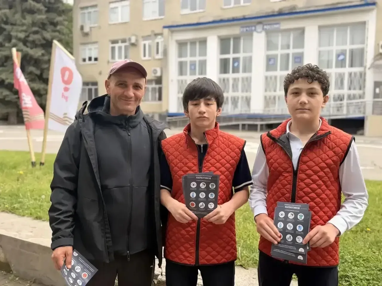 В рамках антинаркотического месячника социальный педагог Кубанова Ф.М. и волонтеры Лицея №1 организо