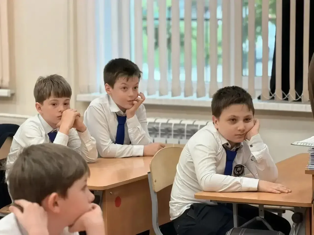 Живой пример семьи 🌟  🍁 В рамках проекта «Семейная среда» в лицее №1 Усть-Джегута к 3 «Г» классу при