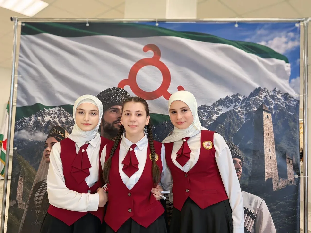🌟 Поздравляем наших талантливых учениц с выдающимися достижениями в Олимпиаде по ингушскому языку! 🌟