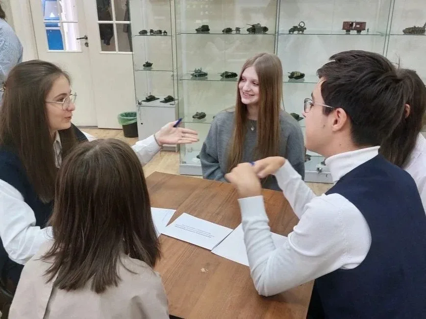 🏛✨ Во Львовском дворце в Стрельне вновь ожила история!  Прошел второй этап районной открытой краевед