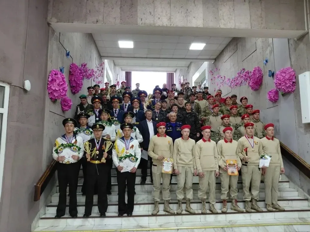 🏆 Победа на краевой спартакиаде молодёжи допризывного возраста!  Команда нашей школы блестяще выступ