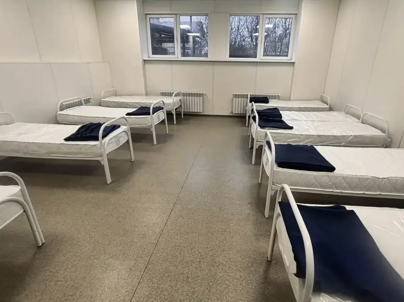 🚒 Завершается капитальный ремонт здания пожарно-спасательной части в Лаишево.  В гараже залили бетон
