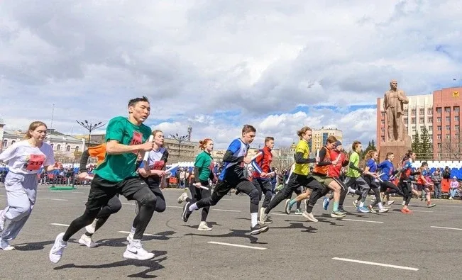 🏃‍♂ Команда горного колледжа — в строю участников 72‑й Первомайской эстафеты в Чите! 🏃‍♀    1 мая на