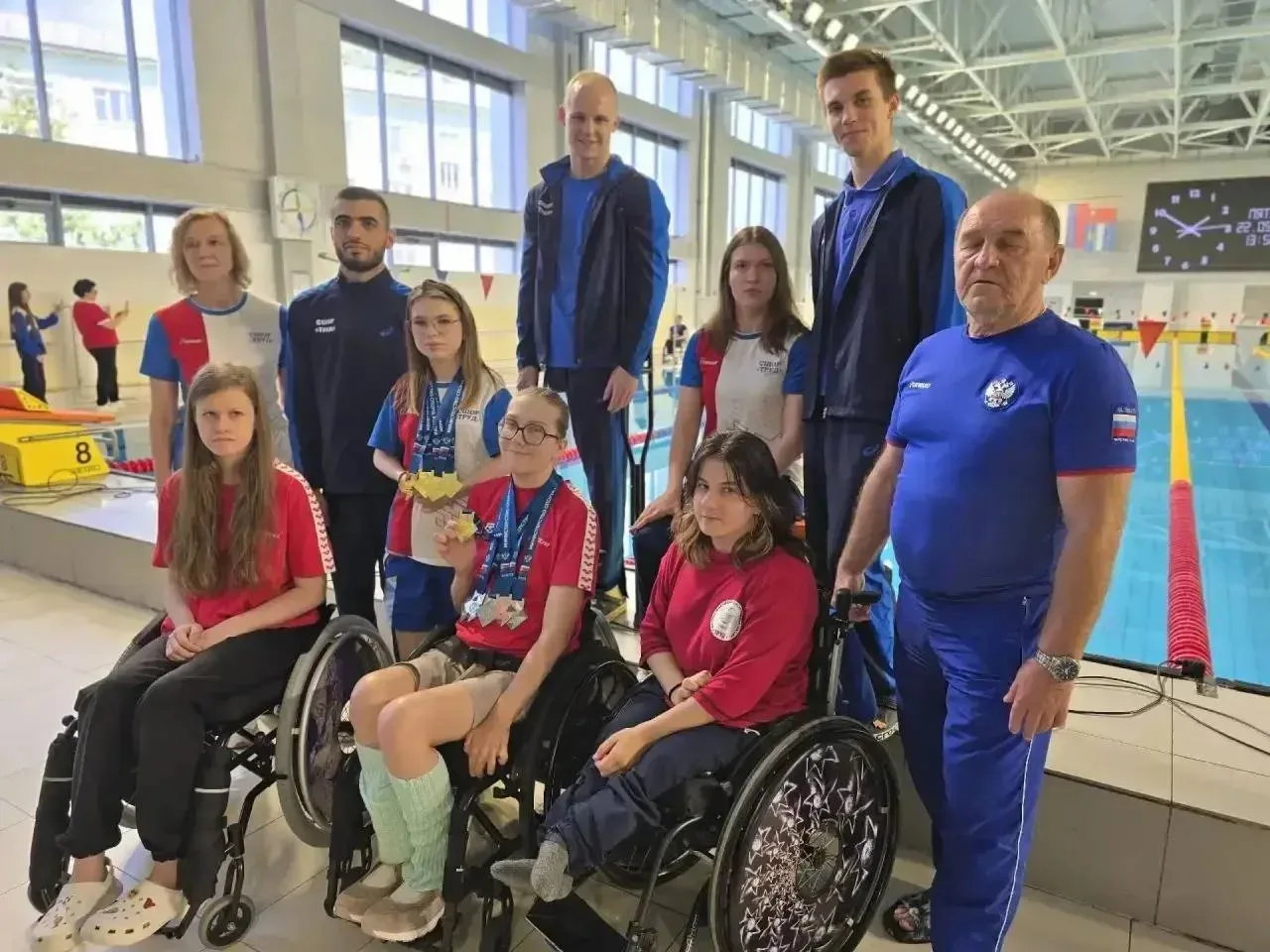 🏊 Калужские пловцы завоевали полный комплект медалей на чемпионате России по плаванию среди лиц с по