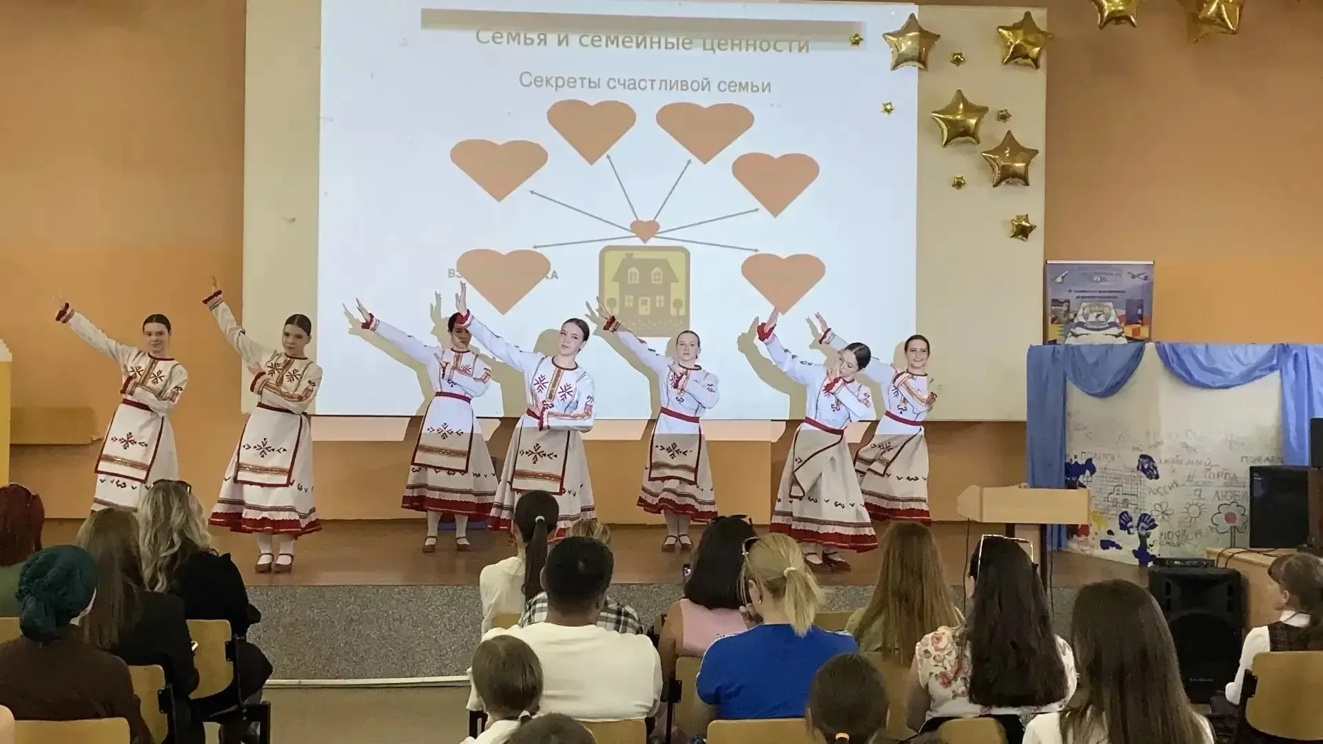 🌼В нашей школе сегодня прошла замечательная «Семейная встреча» — отчётный концерт творческих школьны