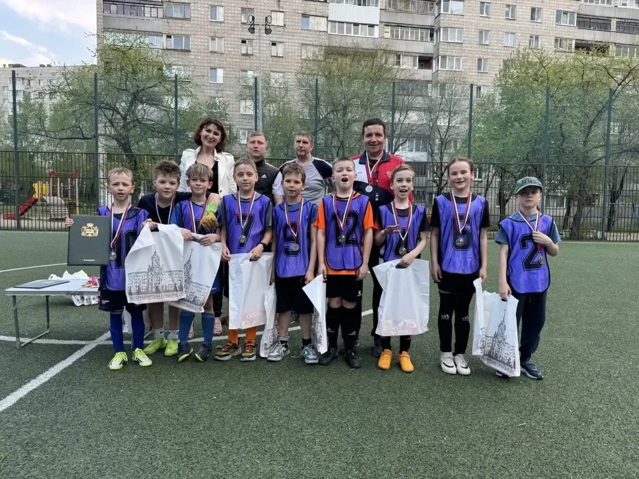 🏆 Поздравляем команду Гимназии №35 с серебром!  🥈Второе место в отборочных играх III турнира по футб