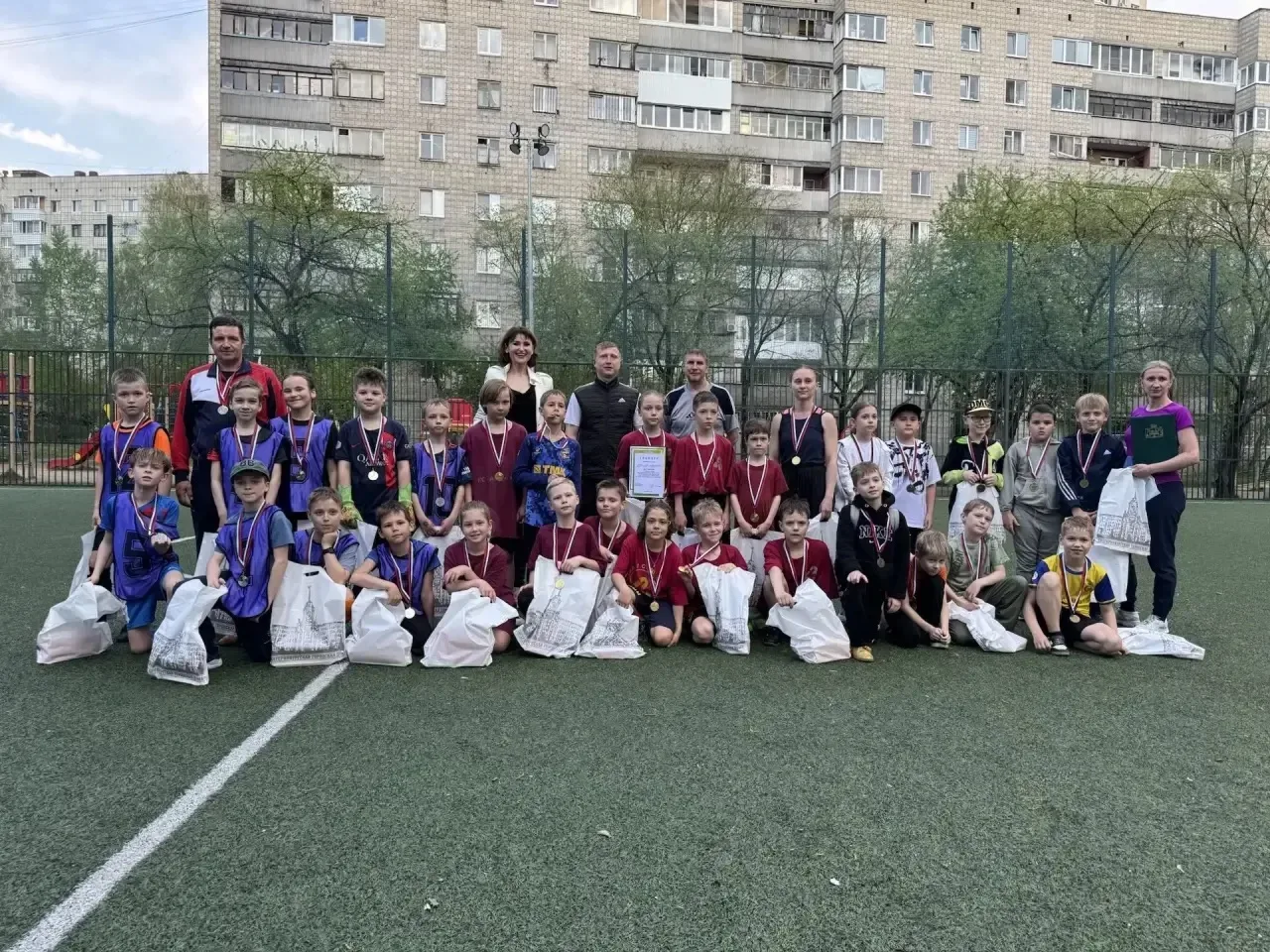 🏆 Поздравляем команду Гимназии №35 с серебром!  🥈Второе место в отборочных играх III турнира по футб