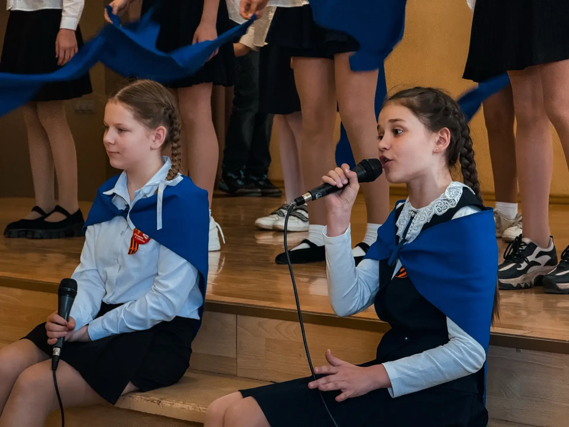 Поём вместе — в память о Победе!  Ученики 5-6 классов подготовили творческие номера по мотивам извес