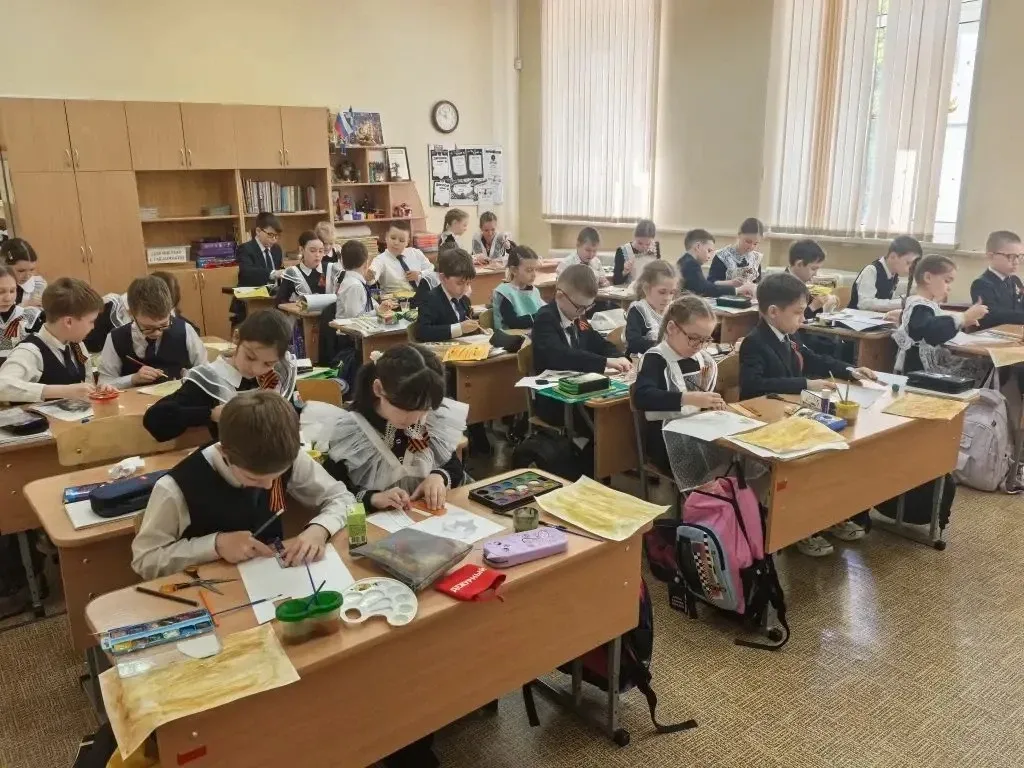 🪖 Помним. Гордимся. Благодарим.  В нашей школе всю неделю кипела настоящая работа — орлята гимназии 