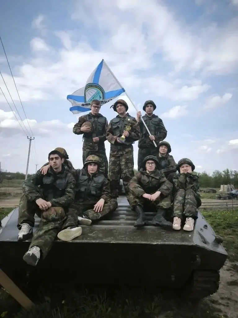 🏆 Гордость школы: две команды - победители военно - патриотической  игры «Зарница»!  Вчера на полиго
